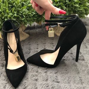 🔒 Shoe dazzle black ankle strap pumps with lock
